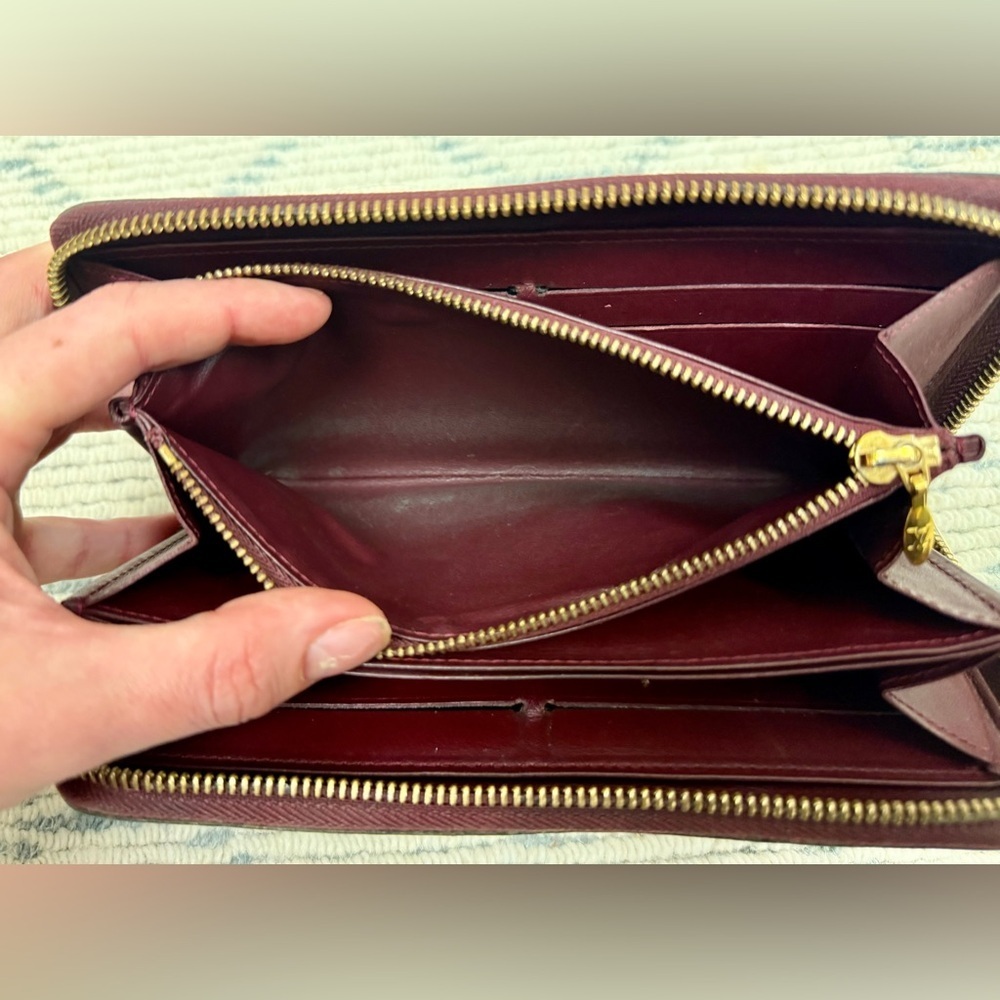 LOUIS VUITTON Classic Monogram Burgundy Vernis Patent Leather Zippy Chic Wallet - Picture 15 of 16